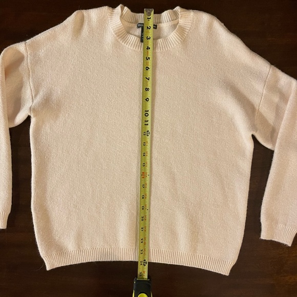NWOT! Chelsea & Theodore, Cream Sweater - Picture 7 of 8